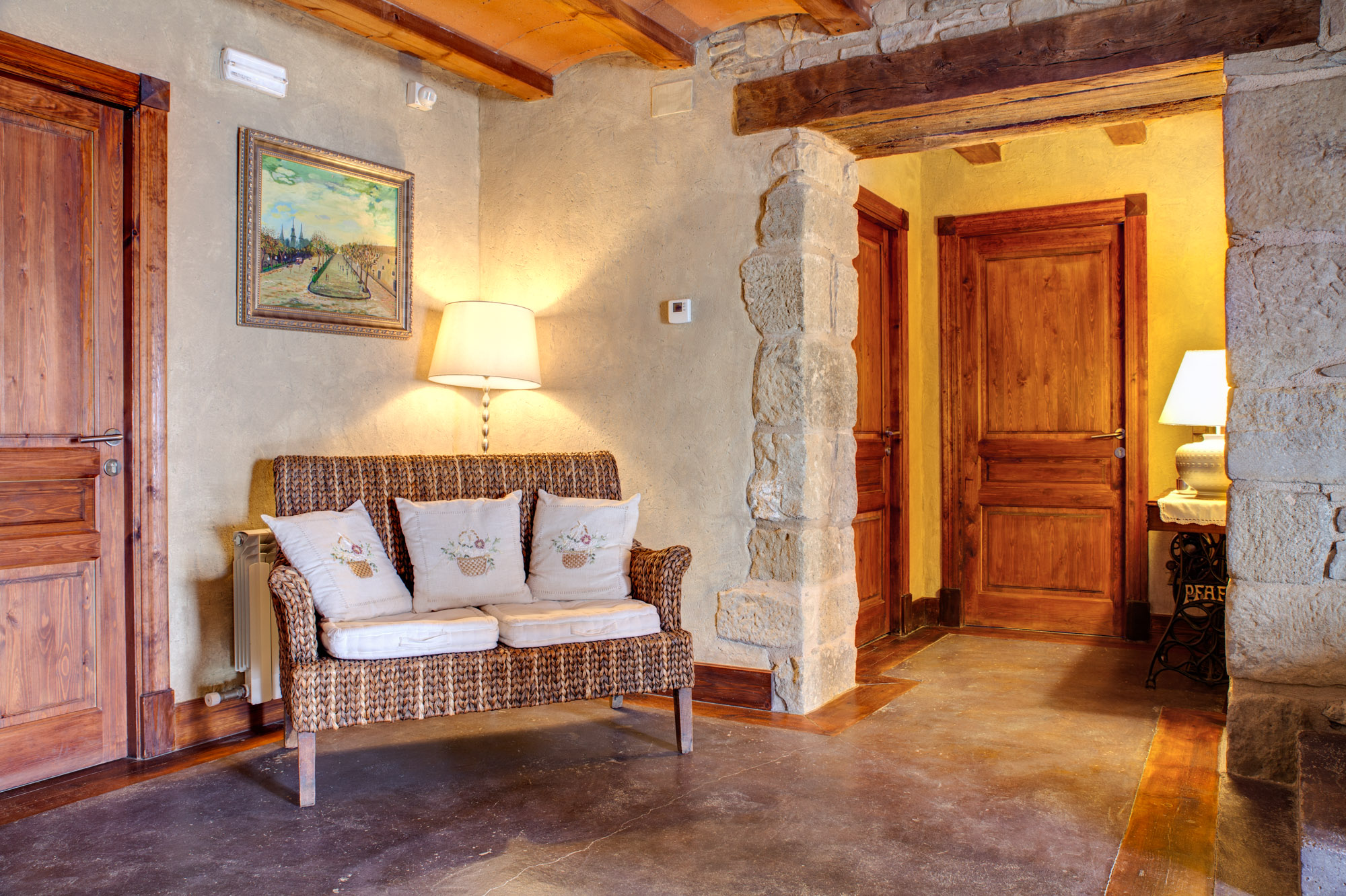 La Tor de Montclar - Ripoll: Romanesque portal and the Forge Museum